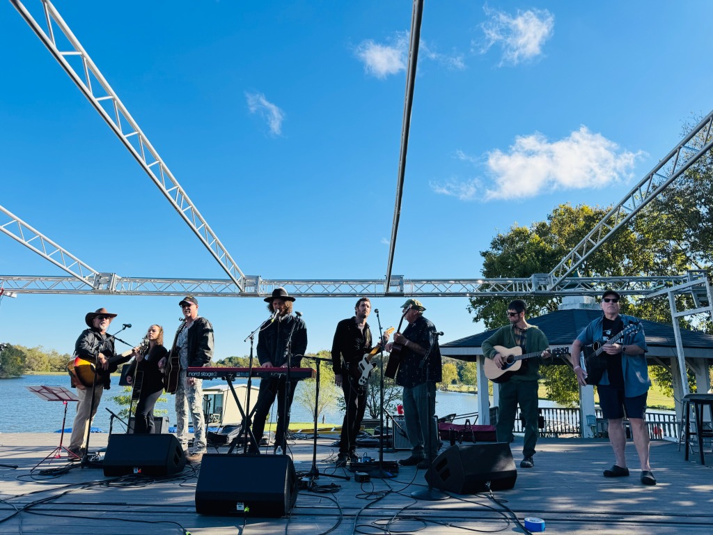 The Joslin Brothers & 8 Veterans 'Drift Away' Finale