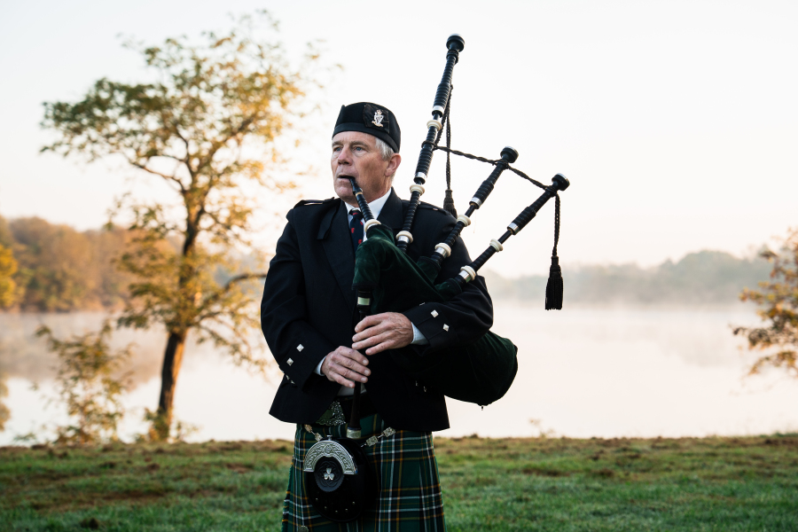 Bagpiper Tore DeRolf